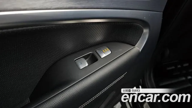 2018 Genesis G70 2.0T Sold VIN KMTG341ABJU003058 – exterior detail 2018 Genesis G70 2.0T Sold VIN KMTG341ABJU003058 – exterior detail