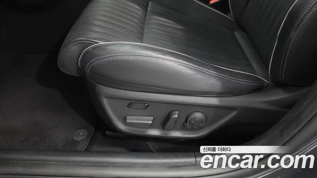 2018 Genesis G70 2.0T Sold VIN KMTG341ABJU007375 – side profile