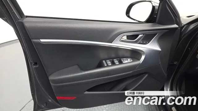 2018 Genesis G70 2.0T Sold VIN KMTG341ABJU007375 – trunk area