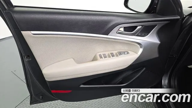 2018 Genesis G70 2.0T Sold VIN KMTG341ABJU021549 – trunk area