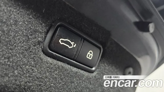 2019 Genesis G70 2.0T Sold VIN KMTG341ABKU037282 – photo 11 2019 Genesis G70 2.0T Sold VIN KMTG341ABKU037282 – photo 11