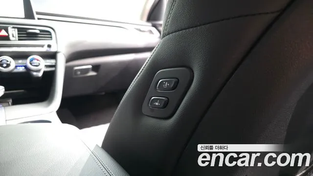 2019 Genesis G70 2.0T Sold VIN KMTG341ABKU038535 – photo 24 2019 Genesis G70 2.0T Sold VIN KMTG341ABKU038535 – photo 24