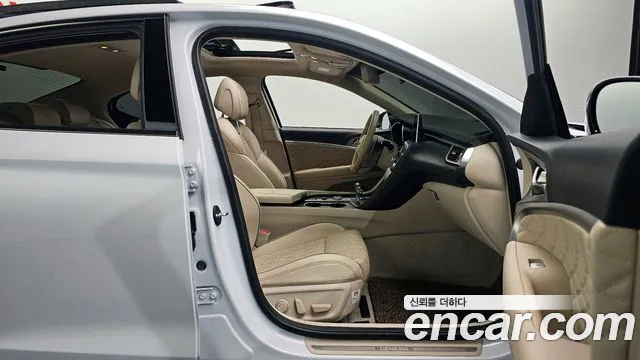 2019 Genesis G70 2.0T Sold VIN KMTG341ABKU038794 – exterior detail