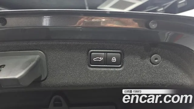 2019 Genesis G70 2.0T Sold VIN KMTG341ABKU042900 – exterior detail 2019 Genesis G70 2.0T Sold VIN KMTG341ABKU042900 – exterior detail