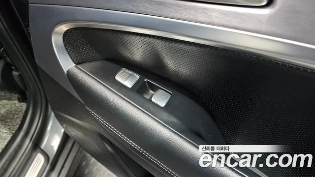 2020 Genesis G70 2.0t Sold VIN KMTG341ABLU061631 – front exterior