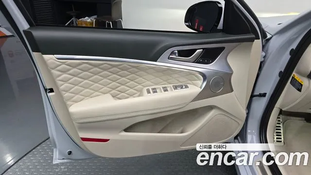 2020 Genesis G70 2.0T Sold VIN KMTG341ABLU064524 – interior seats