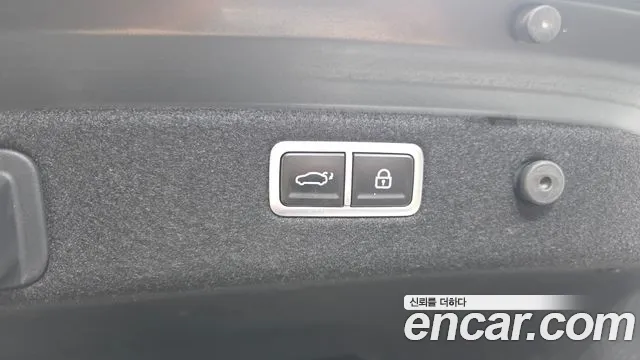 2021 Genesis The New G70 Gasoline 2.0T 2WD Sold VIN KMTG341ABMU077714 – rear exterior