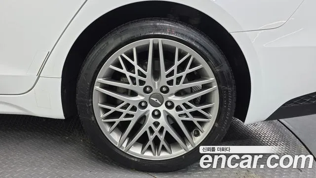 2021 Genesis The New G70 Gasoline 2.0T 2WD VIN KMTG341ABMU079122
