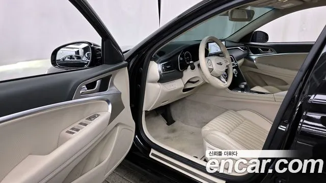 2021 Genesis The New G70 Gasoline 2.0T 2WD Sold VIN KMTG341ABMU083210 – dashboard