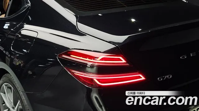 2022 Genesis The New G70 Gasoline 2.0T 2WD Sold VIN KMTG341ABNU097873 – interior seats