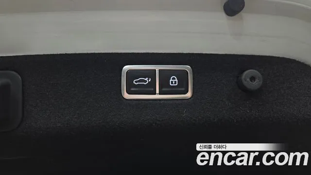 2022 Genesis The New G70 Gasoline 2.0T 2WD Sold VIN KMTG341ABNU105491 – trunk area 2022 Genesis The New G70 Gasoline 2.0T 2WD Sold VIN KMTG341ABNU105491 – trunk area
