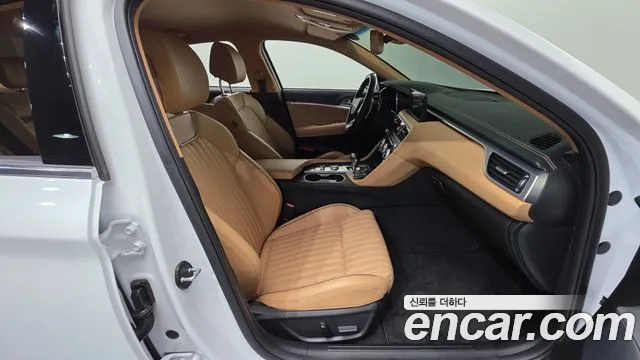 2023 Genesis The New G70 Gasoline 2.0T 2WD Sold VIN KMTG341ABPU125000 – photo 15 2023 Genesis The New G70 Gasoline 2.0T 2WD Sold VIN KMTG341ABPU125000 – photo 15