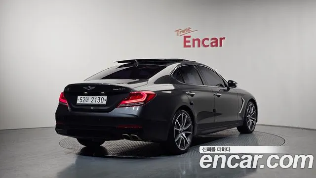 2018 Genesis G70 2.0T AWD VIN KMTG341ADJU000706