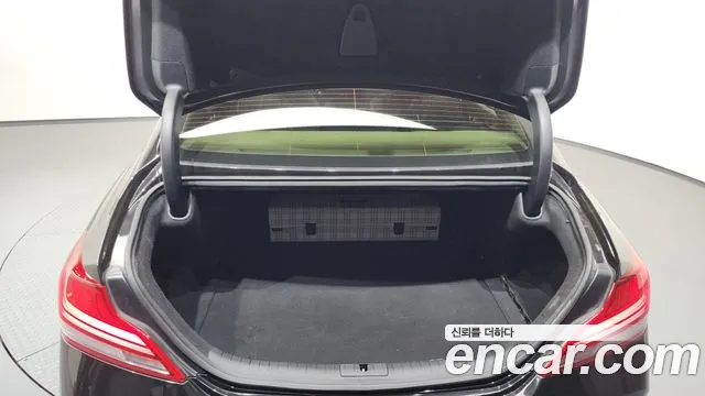 2018 Genesis G70 2.0T AWD Sold VIN KMTG341ADJU003889 – interior seats 2018 Genesis G70 2.0T AWD Sold VIN KMTG341ADJU003889 – interior seats