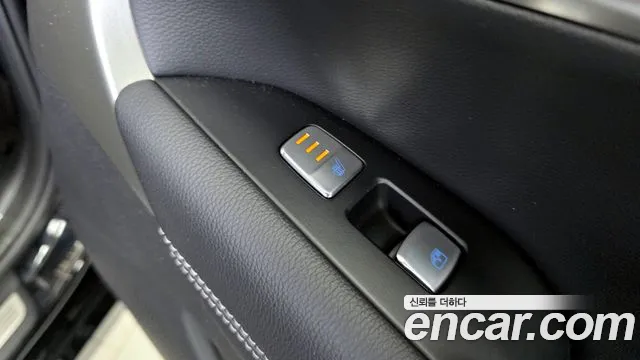 2025 Genesis The New G70 Gasoline 2.5T 2WD Sold VIN KMTG341CBSU165228 – rear exterior