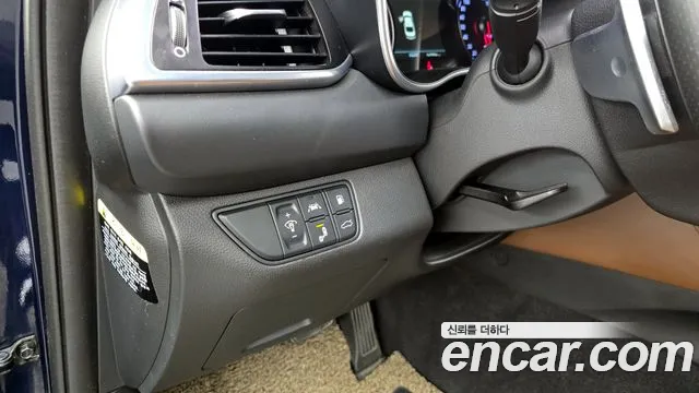 2018 Genesis G70 2.2D Sold VIN KMTG441BBJU019240 – interior seats