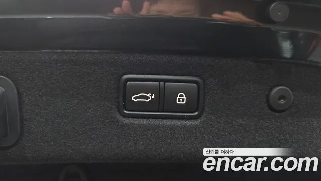 2019 Genesis G70 3.3T Sport AWD Sold VIN KMTG541EDKU028132 – trunk area 2019 Genesis G70 3.3T Sport AWD Sold VIN KMTG541EDKU028132 – trunk area