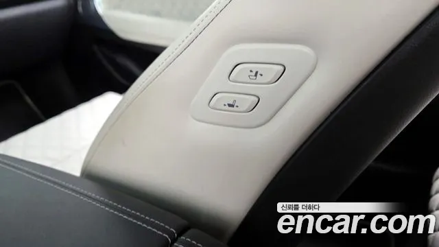 2024 Genesis The New G70 Shooting Brake Gasoline 2.5T 4WD Sold VIN KMTG6G1CDRU133726 – interior seats