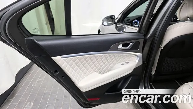 2024 Genesis The New G70 Shooting Brake Gasoline 2.5T 4WD Sold VIN KMTG6G1CDRU133726 – photo 12