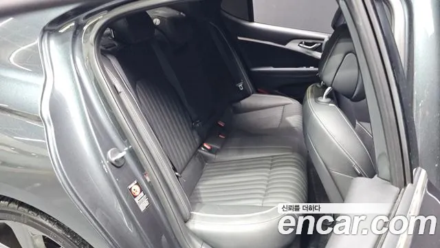 2019 Genesis G70 3.3T Sport AWD Sold VIN KMTG741EDKU033943 – photo 17