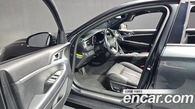 2019 Genesis G70 3.3T Sport AWD Sold VIN KMTG741EDKU033943 – photo 31