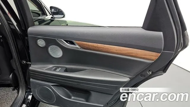 2022 Genesis Electrified G80 (RG3) e-AWD Sold VIN KMTGE411PNU000995 – dashboard