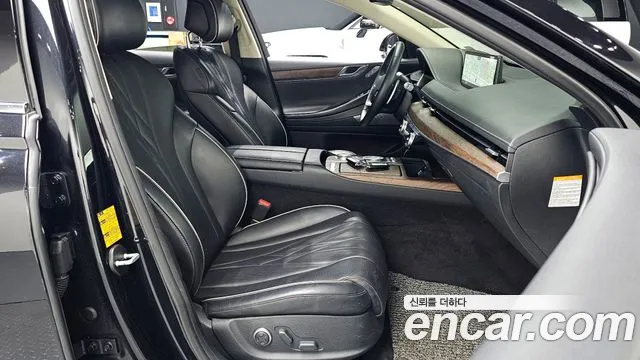 2022 Genesis Electrified G80 (RG3) e-AWD Sold VIN KMTGE411PNU000995 – exterior detail