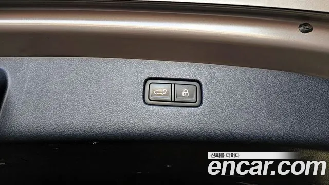 2020 Genesis GV80 2.5T Gasoline 2WD Sold VIN KMTHA81BBLU035582 – interior seats 2020 Genesis GV80 2.5T Gasoline 2WD Sold VIN KMTHA81BBLU035582 – interior seats