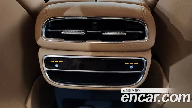 2022 Genesis GV80 2.5T Gasoline 2WD Sold VIN KMTHA81BBNU097602 – interior seats 2022 Genesis GV80 2.5T Gasoline 2WD Sold VIN KMTHA81BBNU097602 – interior seats