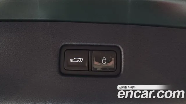2022 Genesis GV80 2.5T Gasoline 2WD Sold VIN KMTHA81BBNU097602 – trunk area 2022 Genesis GV80 2.5T Gasoline 2WD Sold VIN KMTHA81BBNU097602 – trunk area