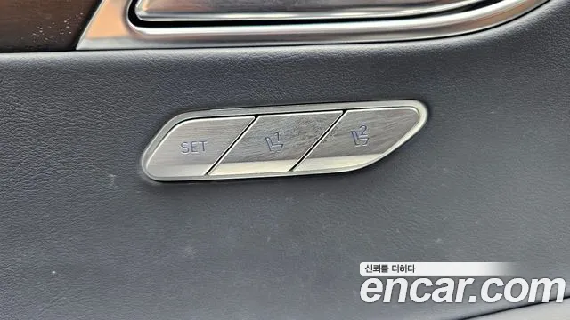 2020 Genesis GV80 2.5T Gasoline AWD Sold VIN KMTHA81BDLU018796 – exterior detail 2020 Genesis GV80 2.5T Gasoline AWD Sold VIN KMTHA81BDLU018796 – exterior detail
