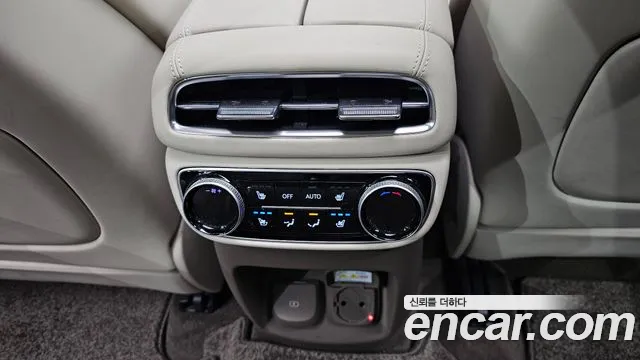 2022 Genesis GV80 2.5T Gasoline AWD Sold VIN KMTHA81BDNU116615 – interior seats