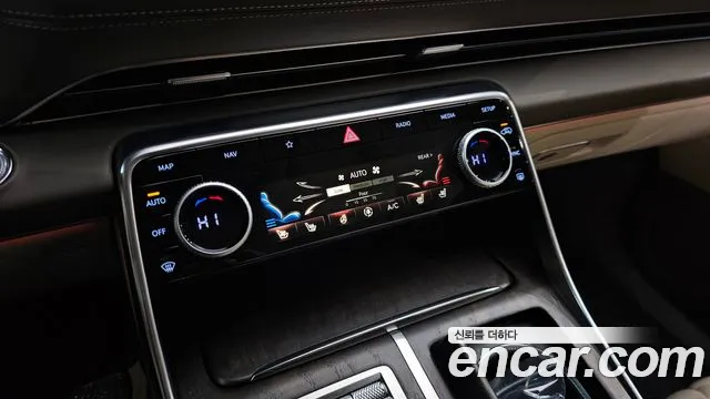 2022 Genesis GV80 2.5T Gasoline AWD Sold VIN KMTHA81BDNU123636 – trunk area 2022 Genesis GV80 2.5T Gasoline AWD Sold VIN KMTHA81BDNU123636 – trunk area
