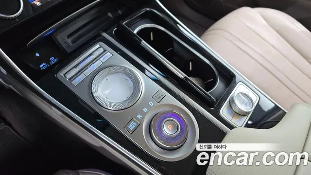 2022 Genesis GV80 2.5T Gasoline AWD Sold VIN KMTHA81BDNU129130 – trunk area 2022 Genesis GV80 2.5T Gasoline AWD Sold VIN KMTHA81BDNU129130 – trunk area