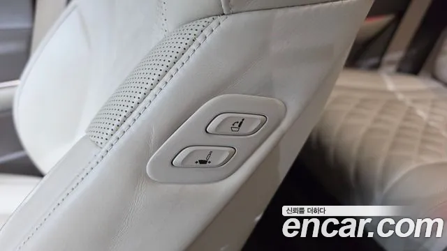 2023 Genesis GV80 2.5T Gasoline AWD Sold VIN KMTHA81BDPU163419 – interior seats