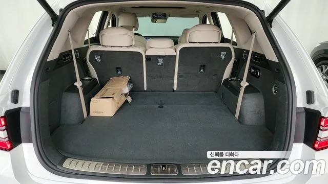 2024 Genesis GV80 2.5T Gasoline AWD Sold VIN KMTHA81BDRU209024 – interior seats 2024 Genesis GV80 2.5T Gasoline AWD Sold VIN KMTHA81BDRU209024 – interior seats