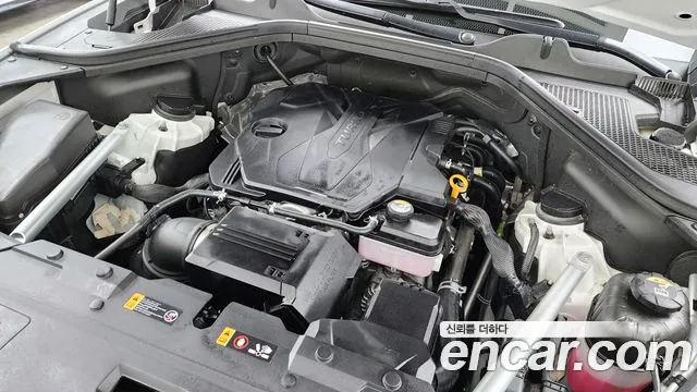2024 Genesis GV80 2.5T Gasoline AWD Sold VIN KMTHA81BDRU209024 – engine bay 2024 Genesis GV80 2.5T Gasoline AWD Sold VIN KMTHA81BDRU209024 – engine bay