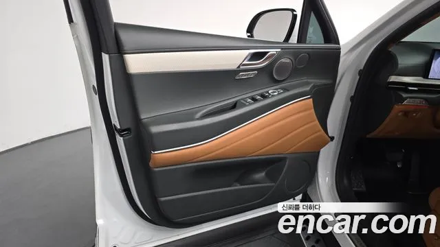 2024 Genesis GV80 2.5T Gasoline AWD Sold VIN KMTHA81BDRU211640 – trunk area