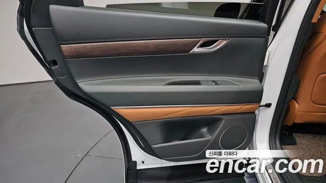 2024 Genesis GV80 2.5T Gasoline AWD Sold VIN KMTHA81BDRU211671 – side profile 2024 Genesis GV80 2.5T Gasoline AWD Sold VIN KMTHA81BDRU211671 – side profile
