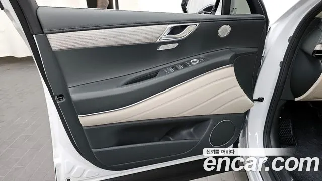 2024 Genesis GV80 2.5T Gasoline AWD Sold VIN KMTHA81BDRU220425 – exterior detail