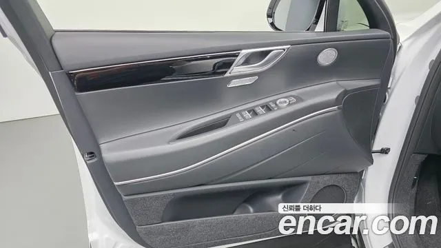 2024 Genesis GV80 2.5T Gasoline AWD Sold VIN KMTHA81BDRU245954 – exterior detail 2024 Genesis GV80 2.5T Gasoline AWD Sold VIN KMTHA81BDRU245954 – exterior detail