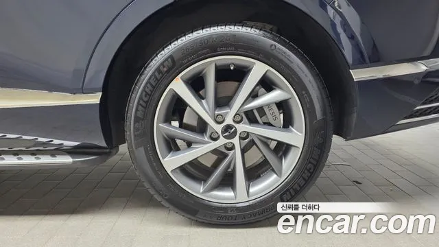 2025 Genesis GV80 2.5T Gasoline AWD Sold VIN KMTHA81BDSU305440 – exterior detail
