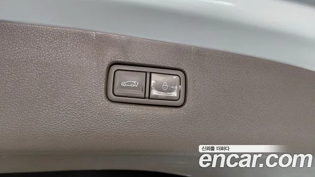2022 Genesis GV80 3.0 Diesel AWD Sold VIN KMTHB81DDNU089490 – trunk area 2022 Genesis GV80 3.0 Diesel AWD Sold VIN KMTHB81DDNU089490 – trunk area