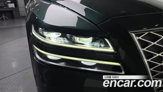 2020 Genesis GV80 3.5T Gasoline AWD Sold VIN KMTHC81CDLU023396 – exterior detail 2020 Genesis GV80 3.5T Gasoline AWD Sold VIN KMTHC81CDLU023396 – exterior detail