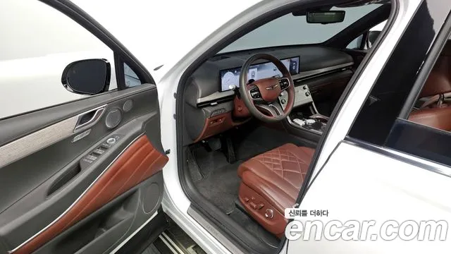 2024 Genesis GV80 3.5T Gasoline AWD Sold VIN KMTHC81CDRU243566 – trunk area 2024 Genesis GV80 3.5T Gasoline AWD Sold VIN KMTHC81CDRU243566 – trunk area