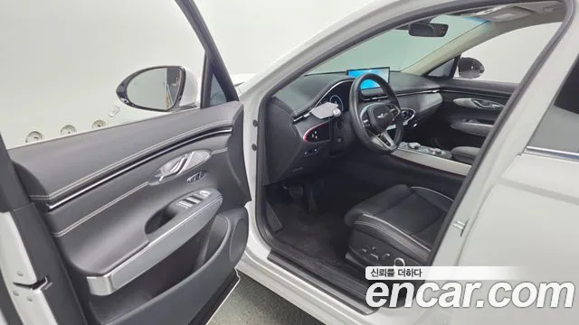 2022 Genesis Electrified GV70 e-AWD Sold VIN KMTMA811PNU000829 – interior seats 2022 Genesis Electrified GV70 e-AWD Sold VIN KMTMA811PNU000829 – interior seats