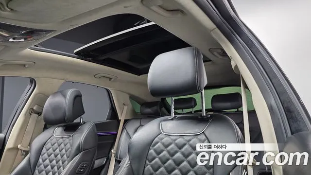 2022 Genesis Electrified GV70 e-AWD Sold VIN KMTMA811PNU002015 – interior seats