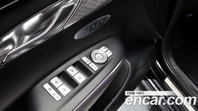 2022 Genesis Electrified GV70 e-AWD Sold VIN KMTMA811PNU002431 – dashboard