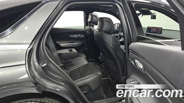 2021 Genesis GV70 2.5T Gasoline 2WD Sold VIN KMTMA81BBMU011482 – trunk area 2021 Genesis GV70 2.5T Gasoline 2WD Sold VIN KMTMA81BBMU011482 – trunk area