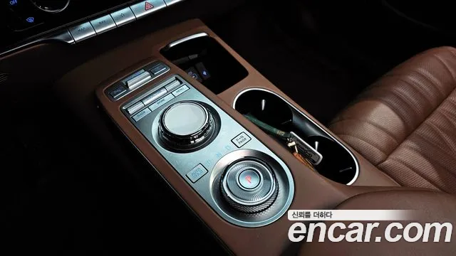 2021 Genesis GV70 2.5T Gasoline 2WD Sold VIN KMTMA81BBMU041752 – exterior detail 2021 Genesis GV70 2.5T Gasoline 2WD Sold VIN KMTMA81BBMU041752 – exterior detail